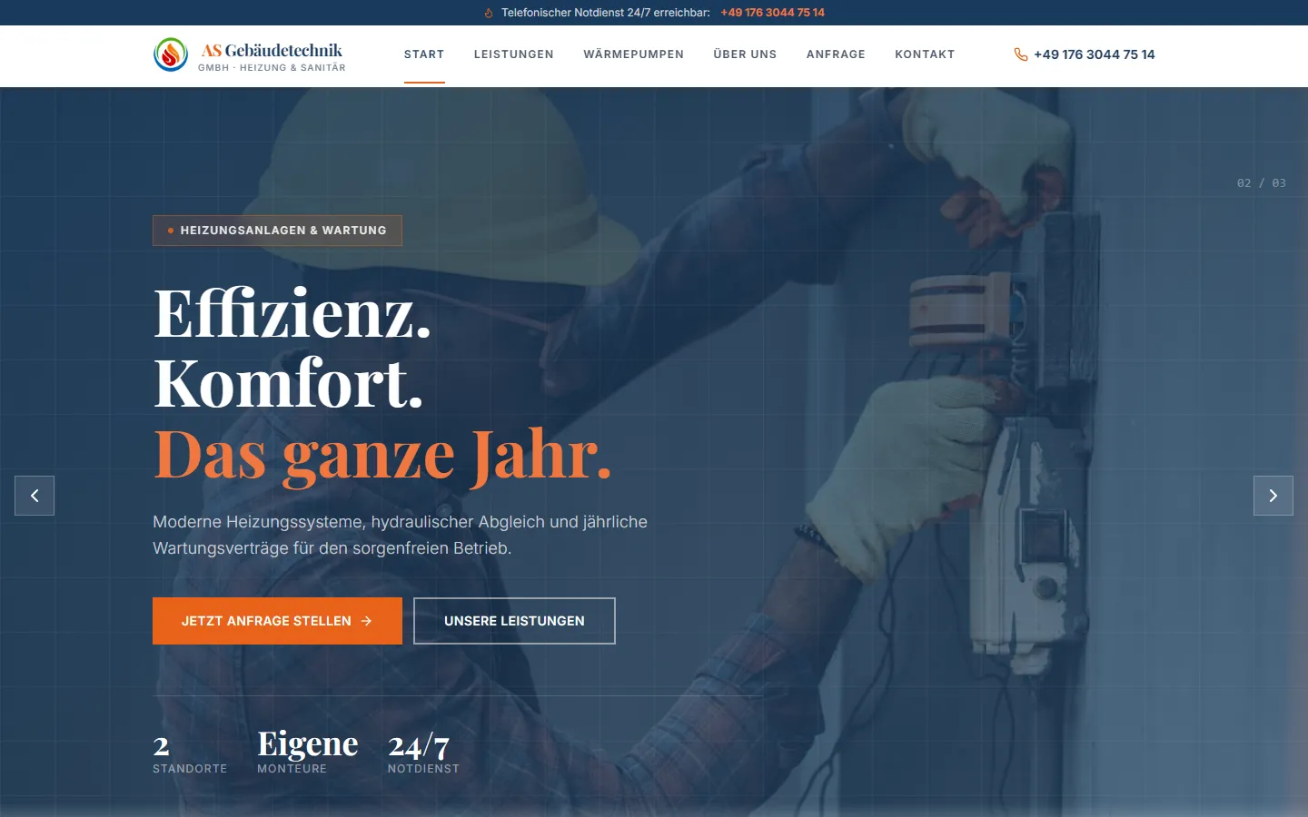 Startseite von as-versorgung.de: AS Gebäudetechnik GmbH, Heizung und Sanitär, mit Hero-Bild eines Monteurs und Anfrage-Button